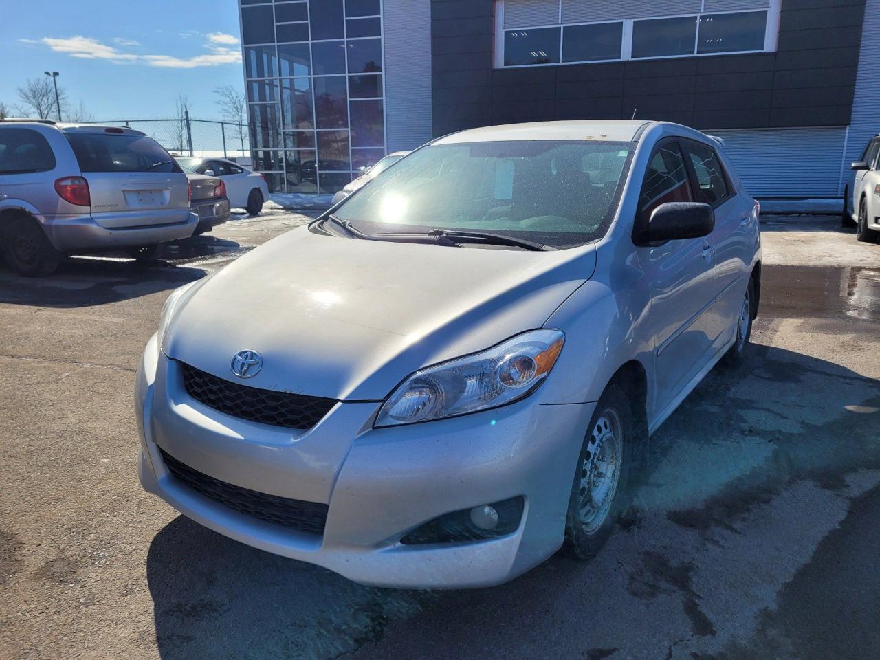 <p>Toyota Matrix 2010</p><p>Automatique</p><p>208190 kilometres</p><p>Besoin d'un alternateur</p><p>Besoin d'une batterie</p><p>Intérieur propre</p><p>Moteur ok</p><p>Transmission ok</p><p>Frame ok</p><p>Freins ok</p><p>Rouille sur porte arriere droite</p><p>Aucun check engine</p><p>Rouille sur hayon de coffre</p><p>Direction ok</p><p>-----------------------------------------------------------------------------</p><p>Toyota Matrix 2010</p><p>Automatic</p><p>208190 kilometres</p><p>Need an alternator</p><p>Need a battery</p><p>Clean interior</p><p>Engine ok</p><p>Transmission ok</p><p>Frame ok</p><p>Brakes ok</p><p>Rust on right rear door</p><p>No check engine</p><p>Rust on tailgate</p><p>Steering ok</p>