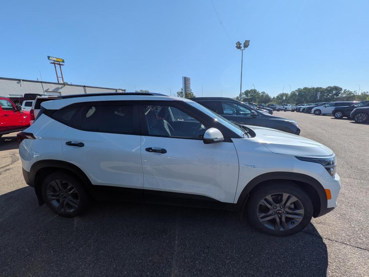 2021 Kia Seltos LX AWD Photo2