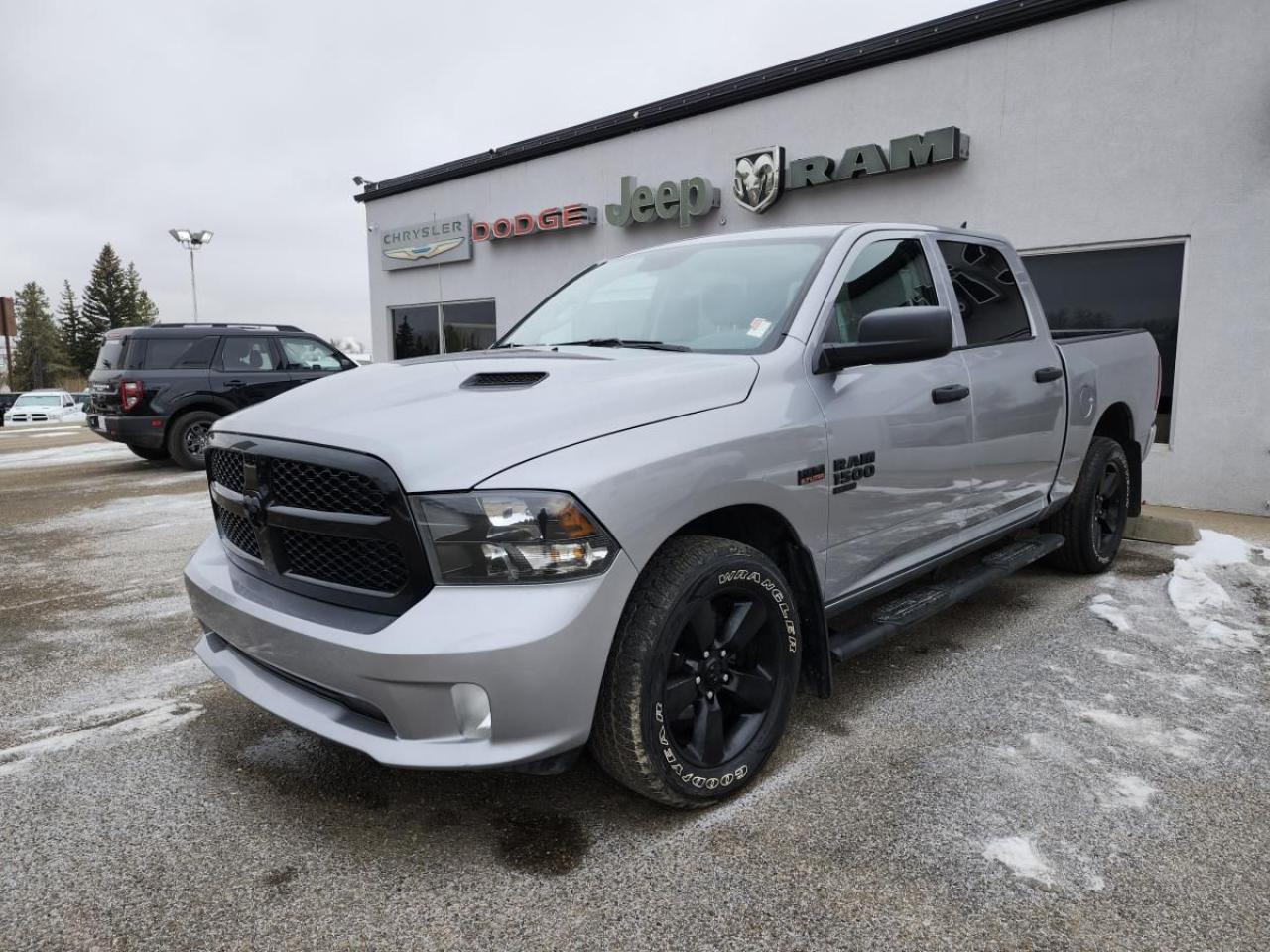 Used 2020 RAM 1500 Classic EXPRESS 4X4 CREW CAB 5'7