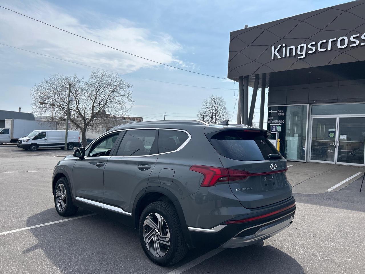 2022 Hyundai Santa Fe Preferred w/Trend Package Preferred Trend AWD 2.5L Photo2