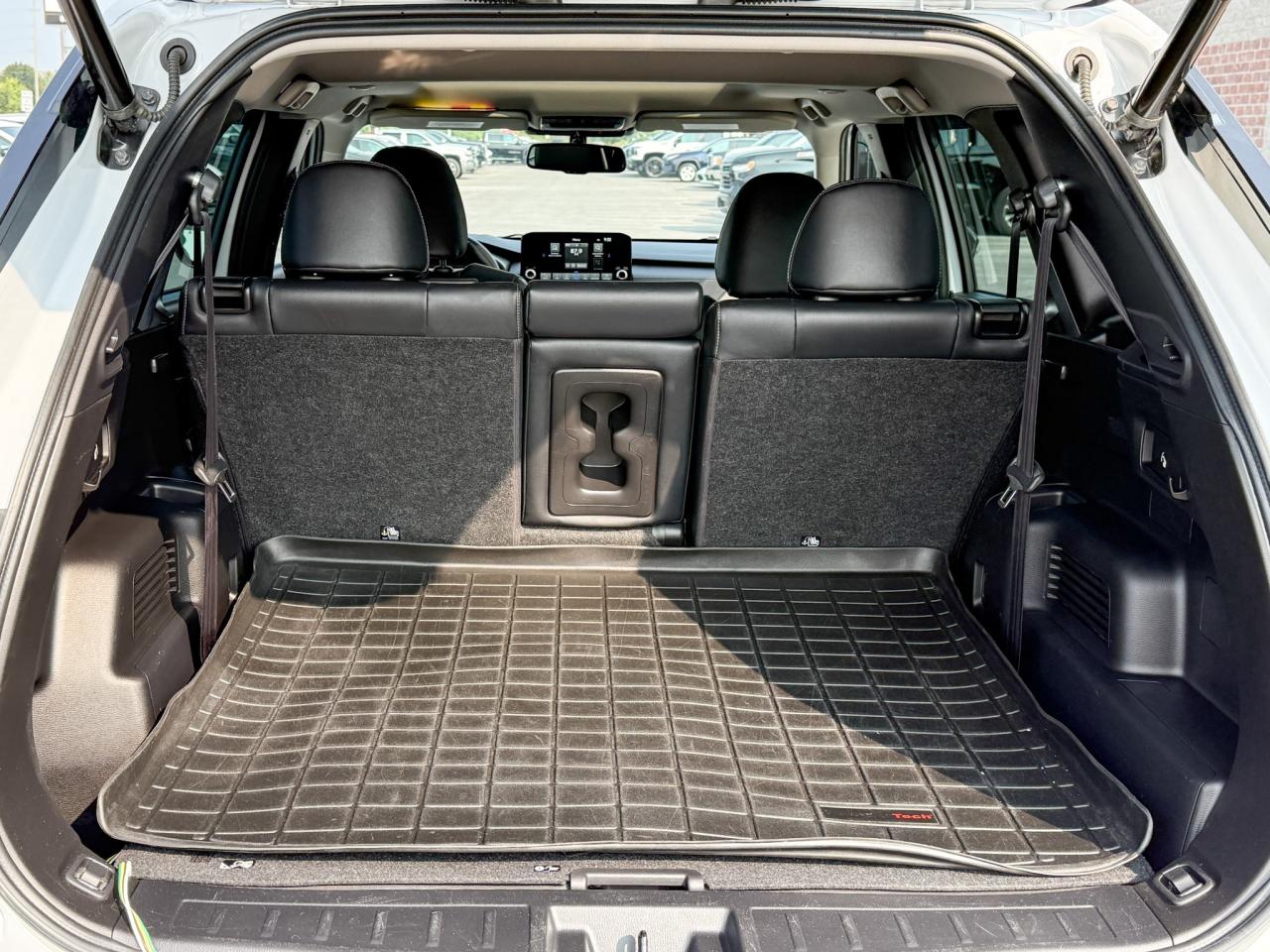 2023 Mitsubishi Outlander Plug-In Hybrid SEL 2.4L 4 CYL WITH REMOTE START/ENTRY, HEATED SEATS, HEATED STEERING WHEEL, SUNROOF, LEATHER SEATS, POWER LIFTGATE, BOSE SOUND SYSTEM, APPLE CARPLAY AND ANDROID AUTO Photo4