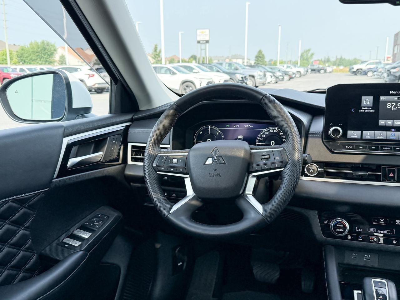 2023 Mitsubishi Outlander Plug-In Hybrid SEL 2.4L 4 CYL WITH REMOTE START/ENTRY, HEATED SEATS, HEATED STEERING WHEEL, SUNROOF, LEATHER SEATS, POWER LIFTGATE, BOSE SOUND SYSTEM, APPLE CARPLAY AND ANDROID AUTO Photo