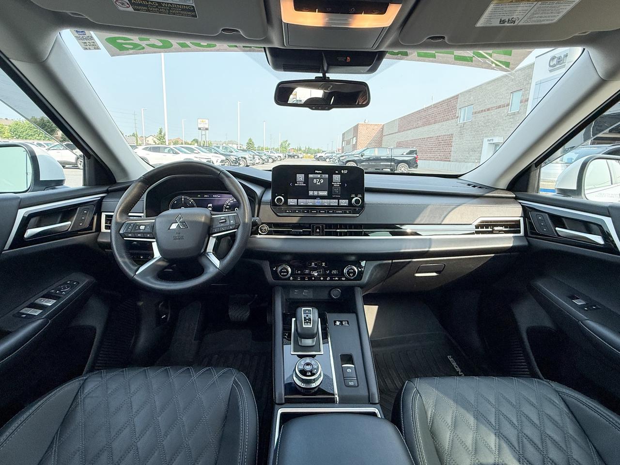 2023 Mitsubishi Outlander Plug-In Hybrid SEL 2.4L 4 CYL WITH REMOTE START/ENTRY, HEATED SEATS, HEATED STEERING WHEEL, SUNROOF, LEATHER SEATS, POWER LIFTGATE, BOSE SOUND SYSTEM, APPLE CARPLAY AND ANDROID AUTO Photo