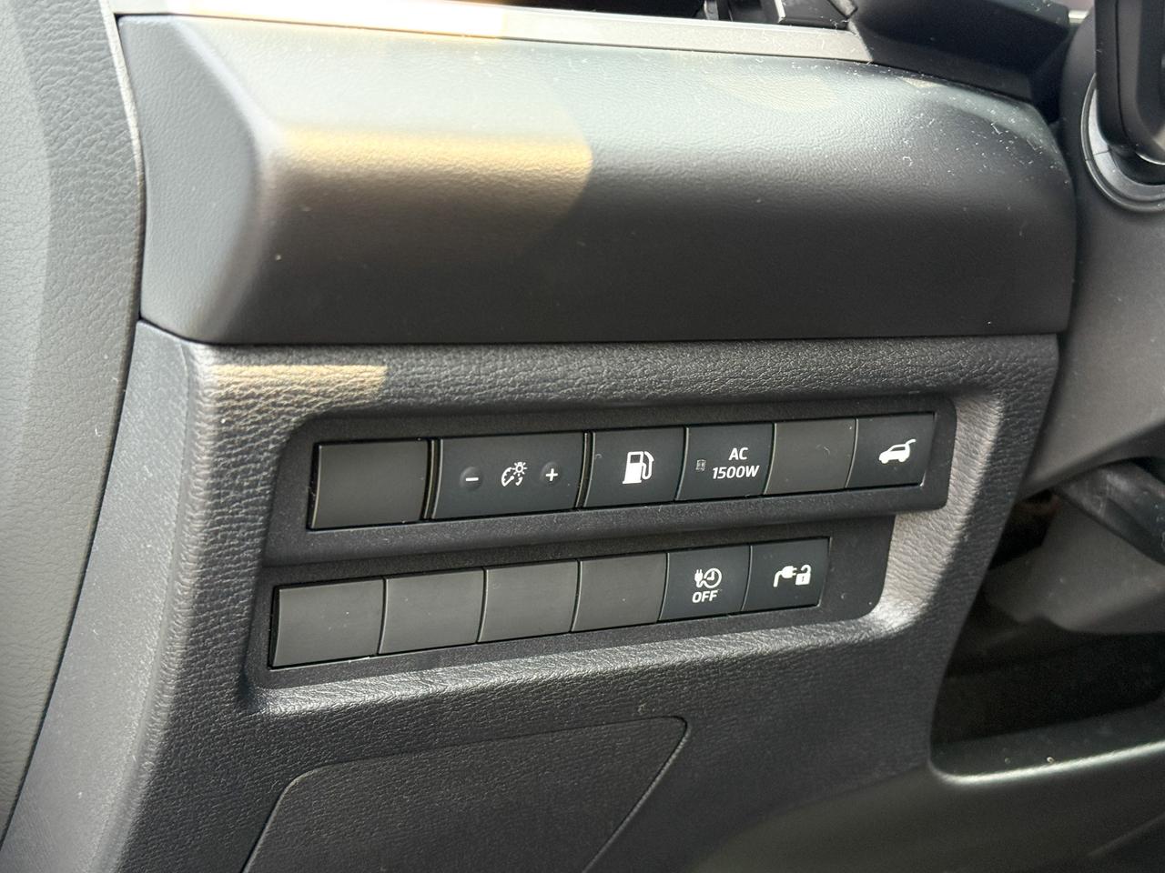 2023 Mitsubishi Outlander Plug-In Hybrid SEL 2.4L 4 CYL WITH REMOTE START/ENTRY, HEATED SEATS, HEATED STEERING WHEEL, SUNROOF, LEATHER SEATS, POWER LIFTGATE, BOSE SOUND SYSTEM, APPLE CARPLAY AND ANDROID AUTO Photo