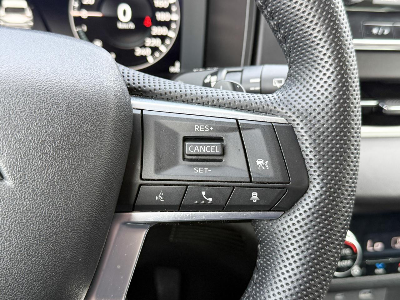 2023 Mitsubishi Outlander Plug-In Hybrid SEL 2.4L 4 CYL WITH REMOTE START/ENTRY, HEATED SEATS, HEATED STEERING WHEEL, SUNROOF, LEATHER SEATS, POWER LIFTGATE, BOSE SOUND SYSTEM, APPLE CARPLAY AND ANDROID AUTO Photo