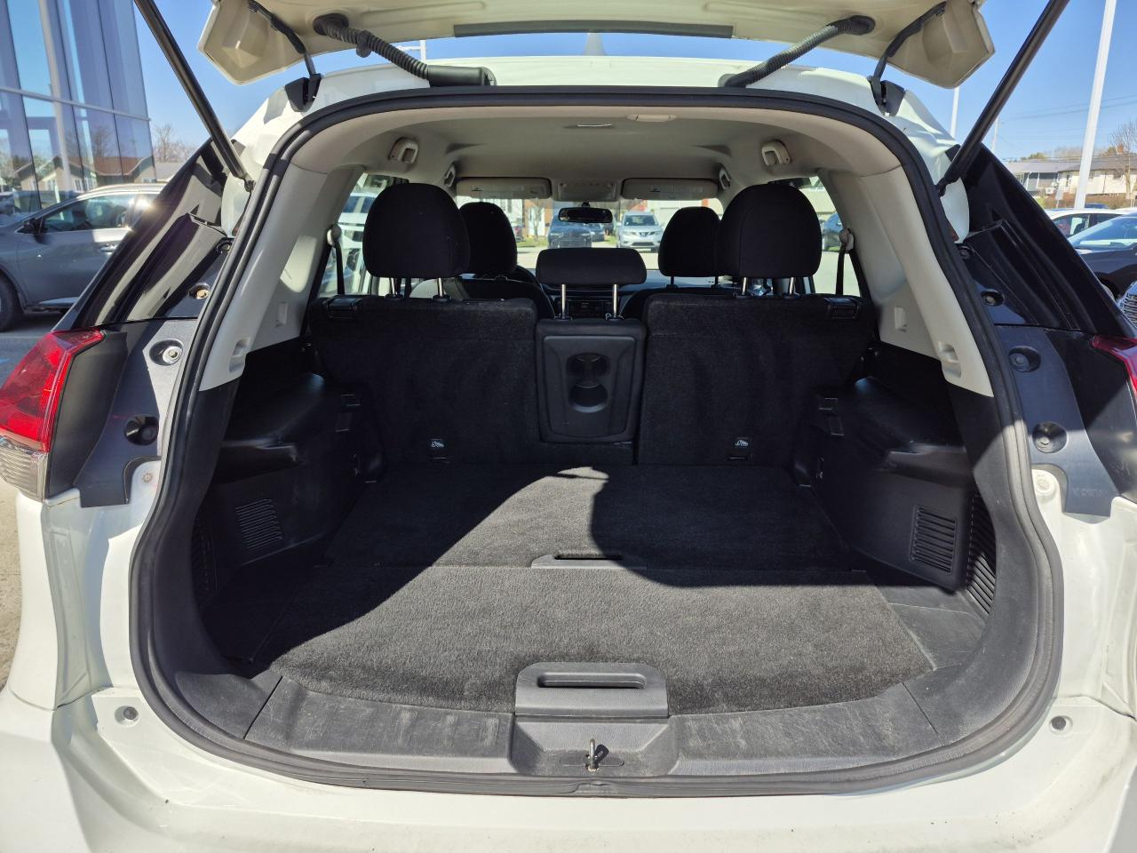 2019 Nissan Rogue S AWD Photo14