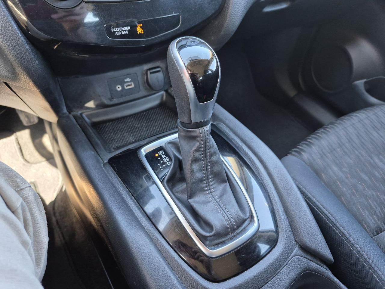 2019 Nissan Rogue S AWD Photo10