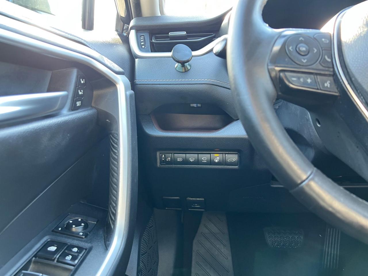 2019 Toyota RAV4 LIMITED AWD - Photo #21