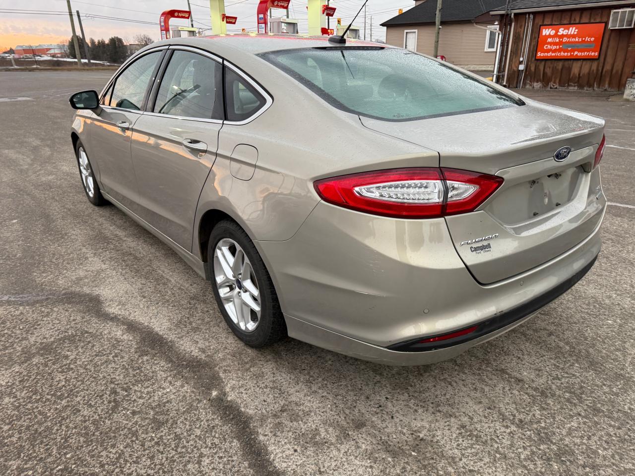 2015 Ford Fusion SE - Photo #9