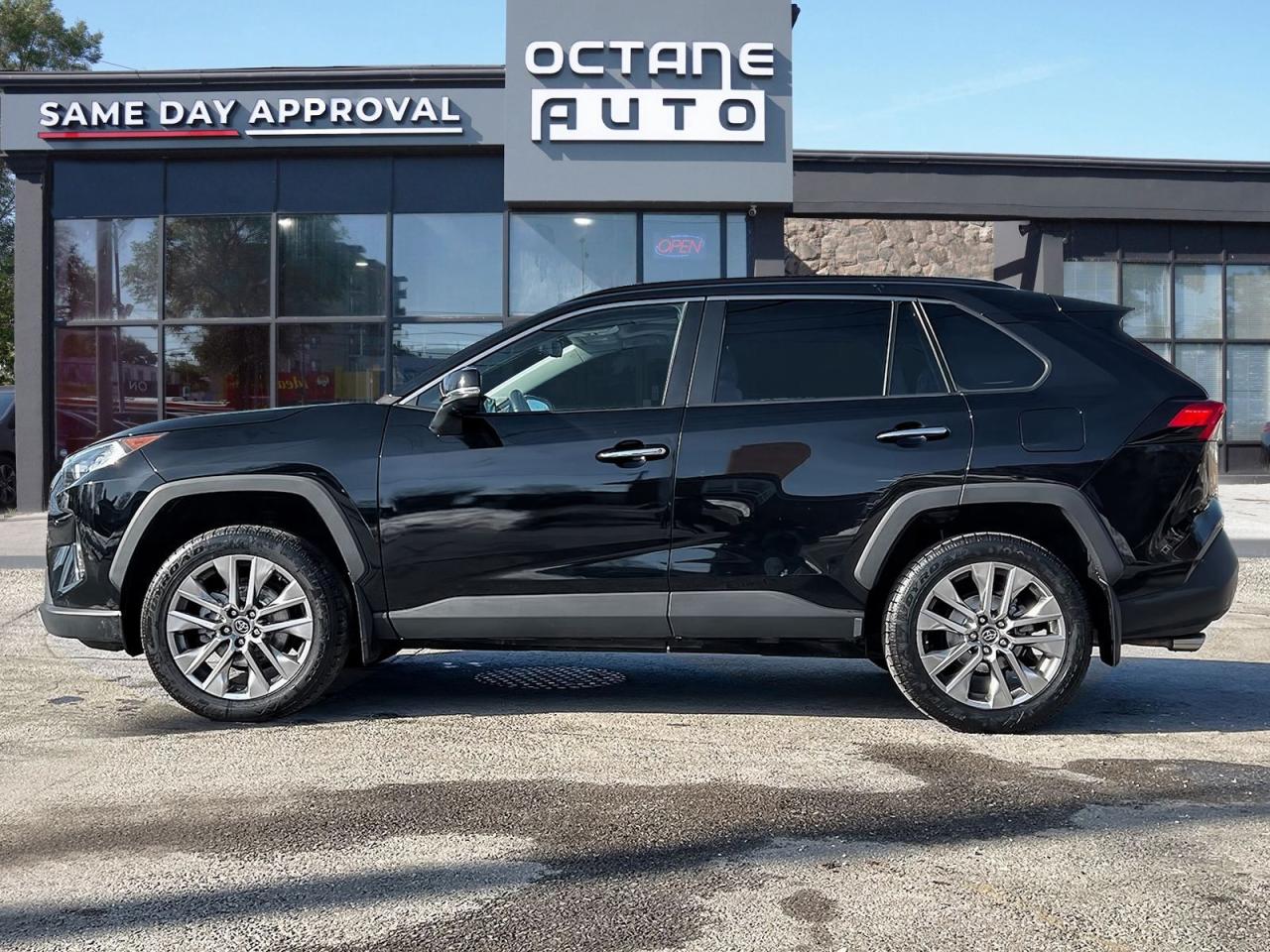 2019 Toyota RAV4 LIMITED AWD - Photo #3