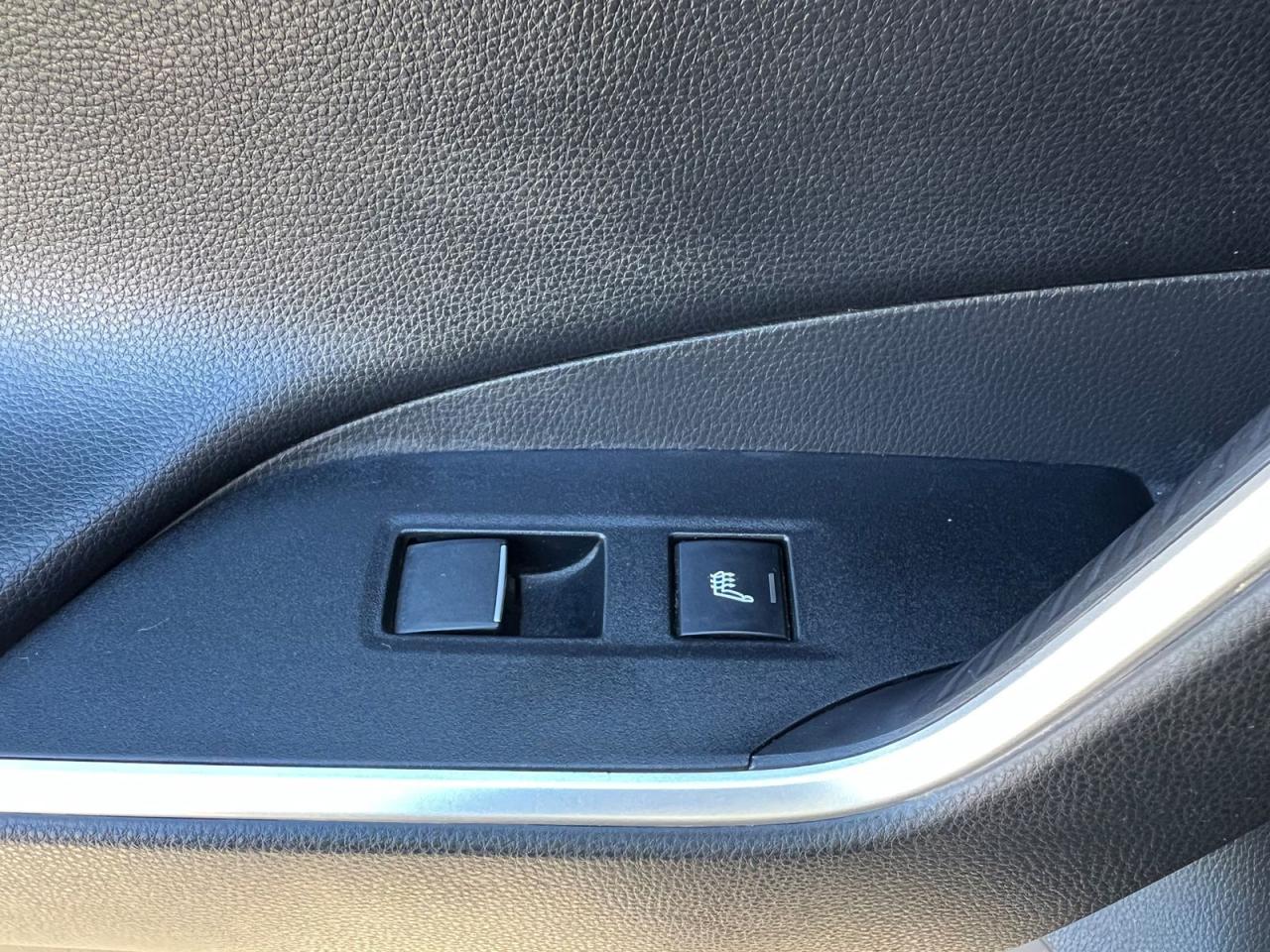 2019 Toyota RAV4 LIMITED AWD - Photo #17