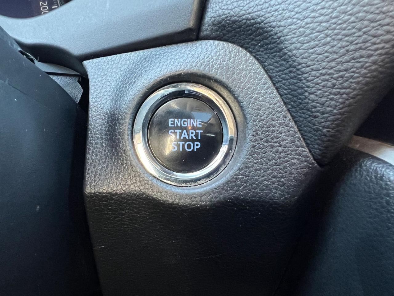 2019 Toyota RAV4 LIMITED AWD - Photo #25