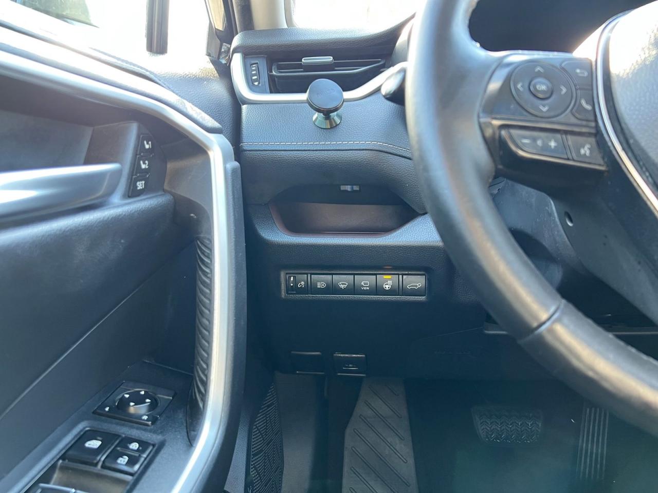 2019 Toyota RAV4 LIMITED AWD - Photo #21