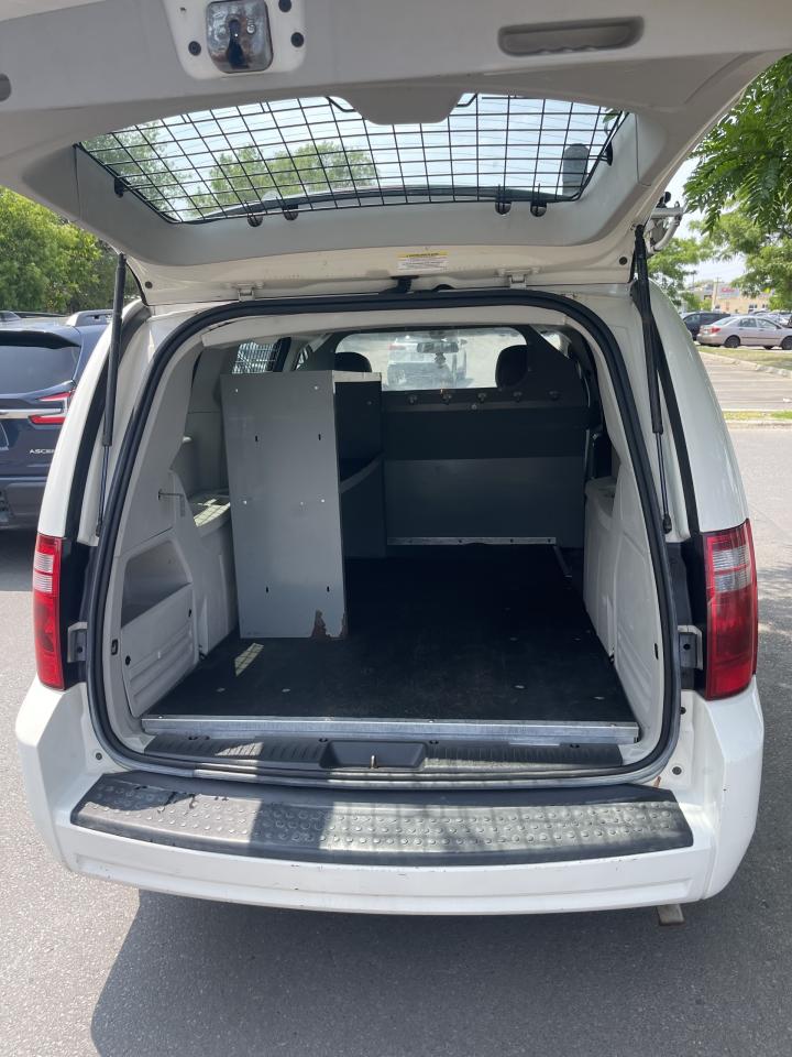 2010 Dodge Grand Caravan LADDER RACK     ELECTRIC INVERTER - Photo #9