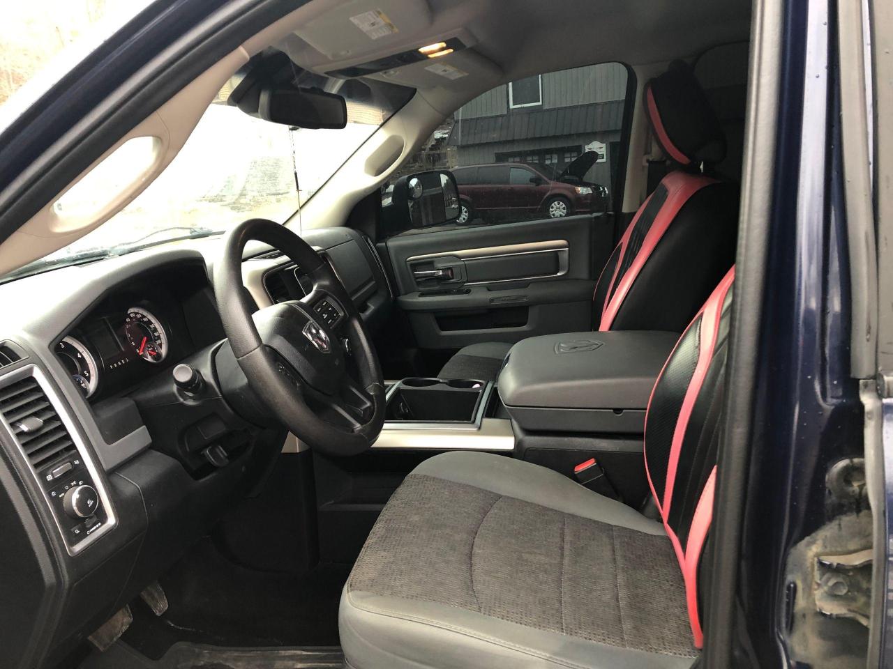 2015 RAM 1500 4WD Crew Cab 149" SLT 3.0L EcoDiesel - Photo #10