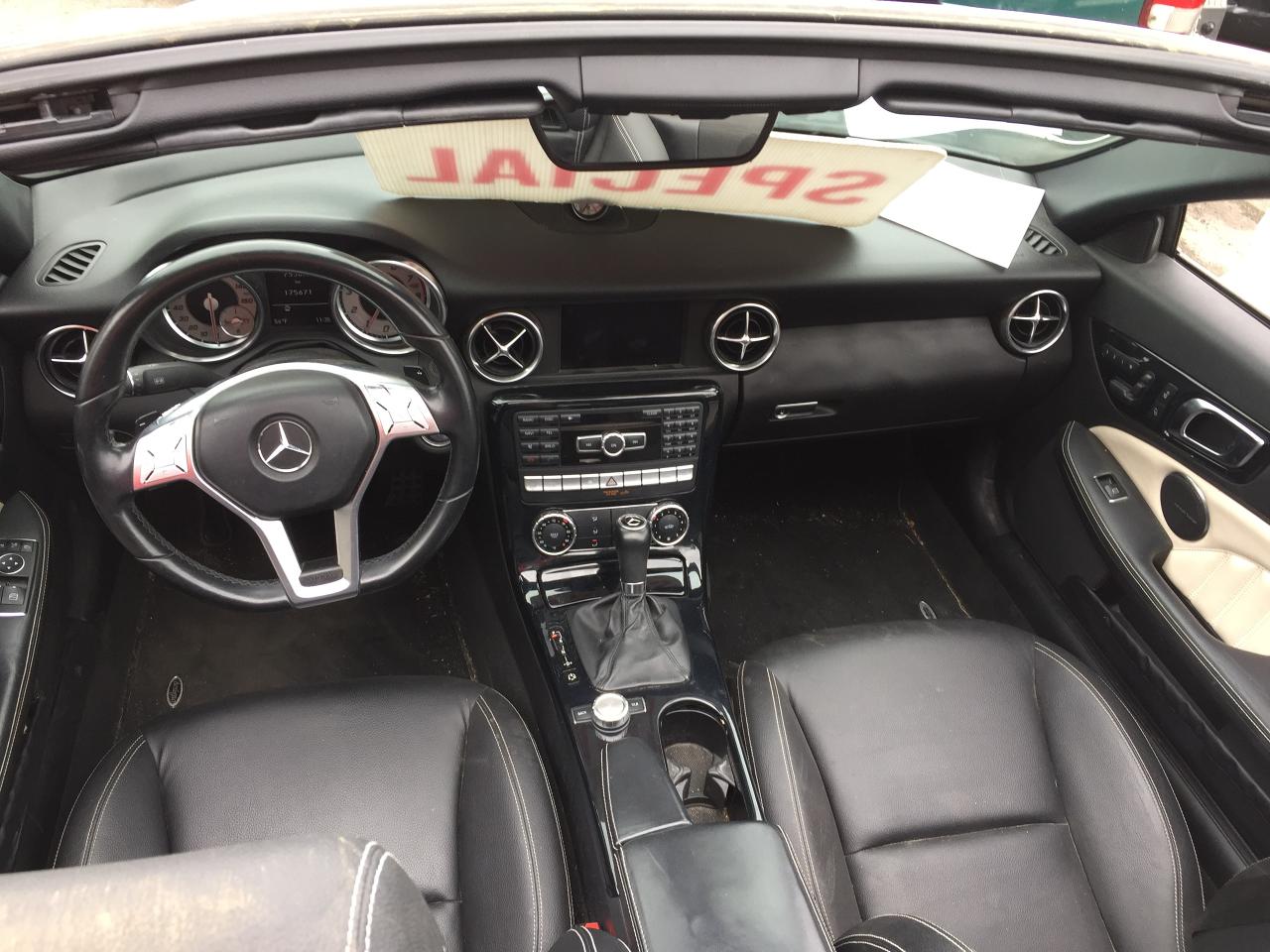 2013 Mercedes-Benz SLK RdstrSLK 250 Designo Pkg w/AMG Wheels Photo4