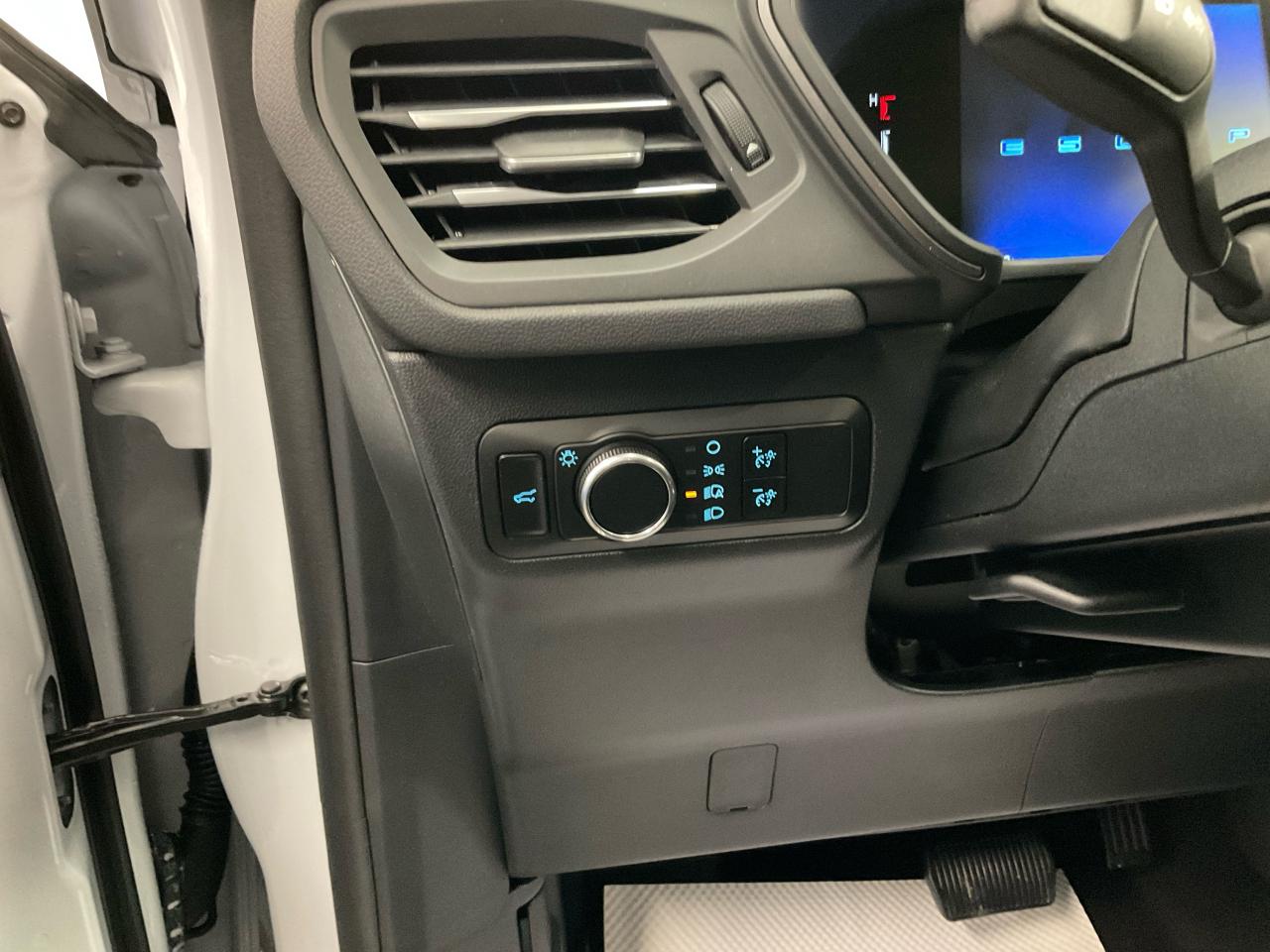 2025 Ford Escape Active Photo5