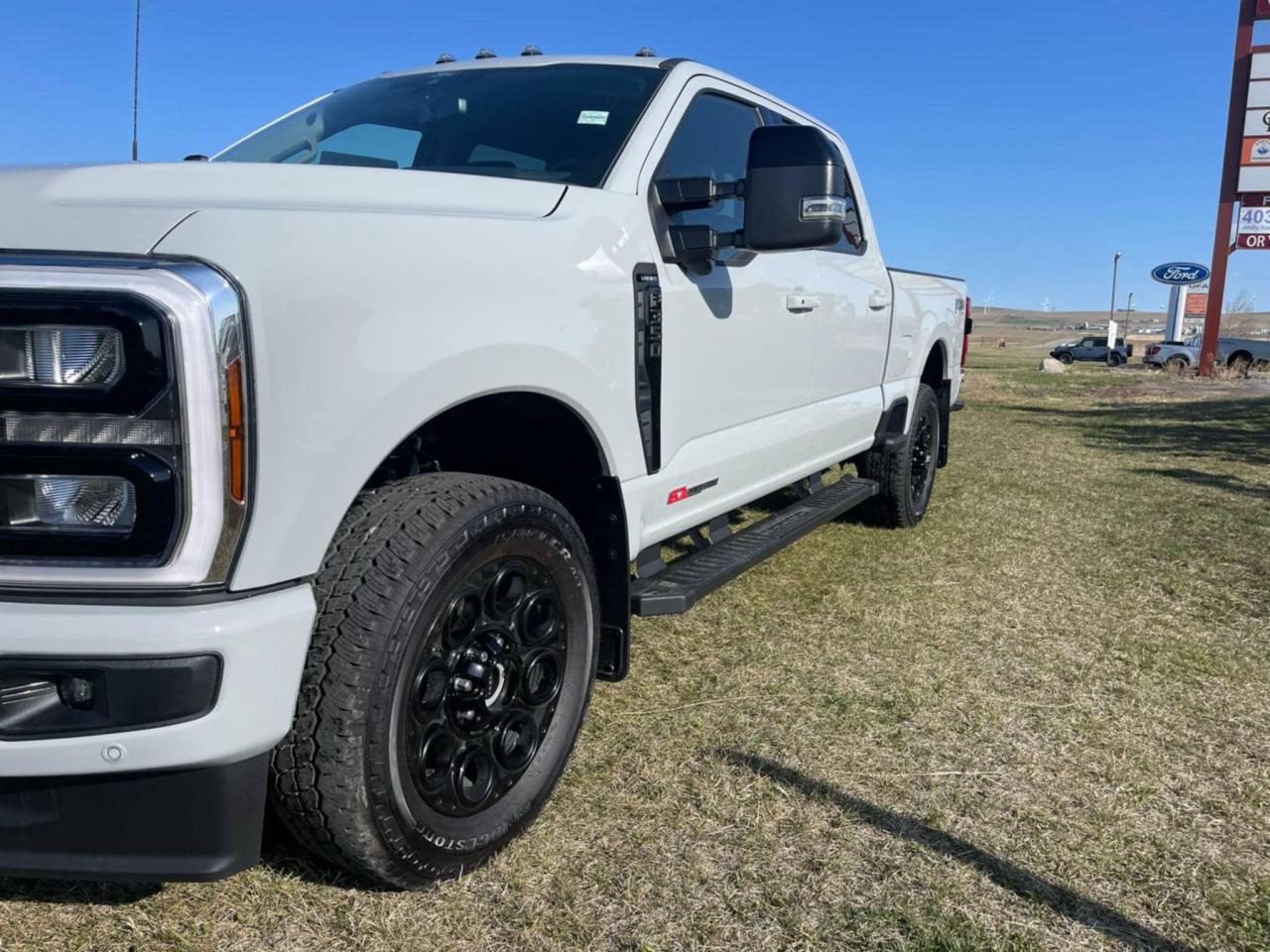 New 2025 Ford F-350 Lariat for sale in Pincher Creek, AB