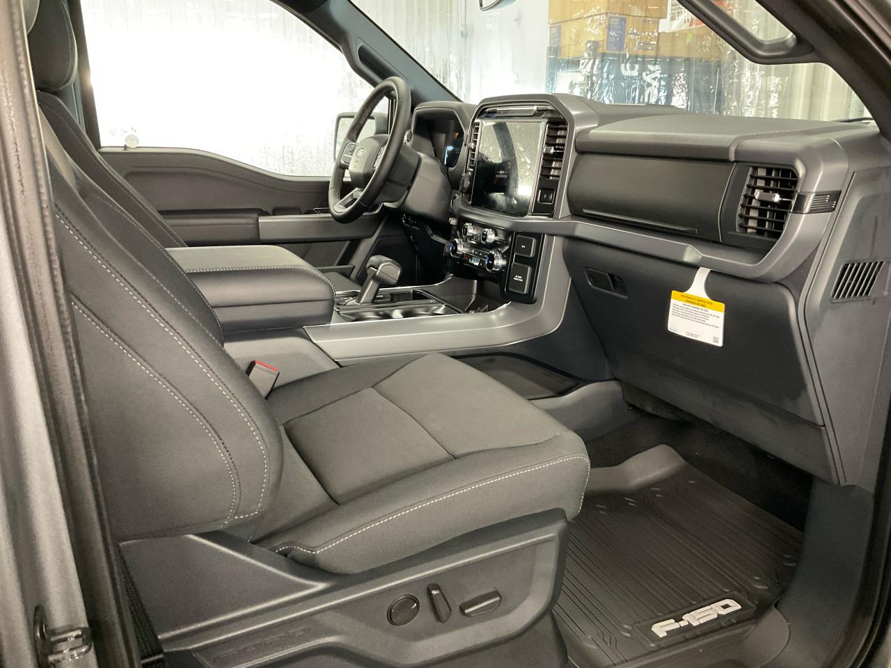 2025 Ford F-150 XLT Photo5