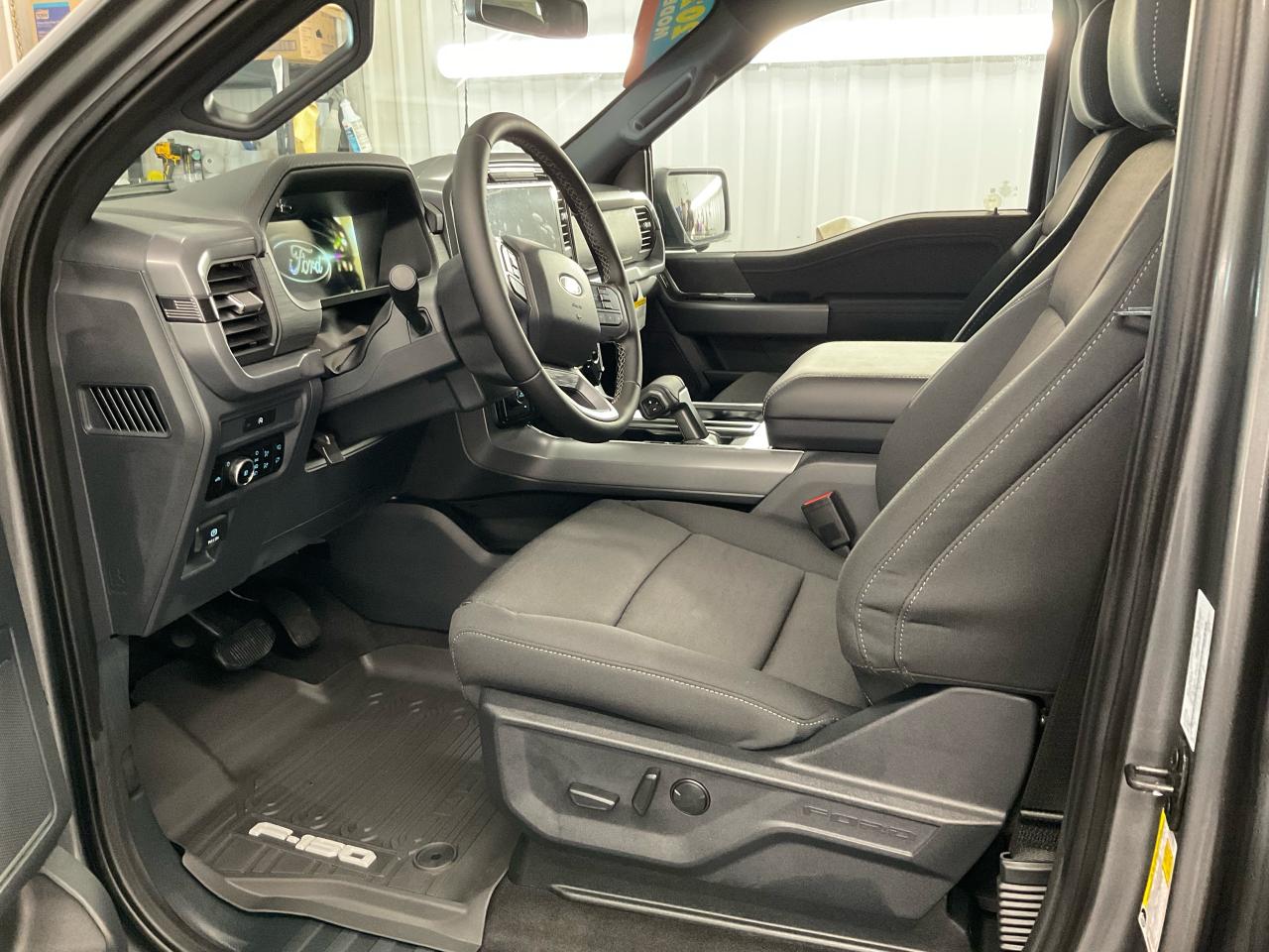 2025 Ford F-150 XLT Photo5