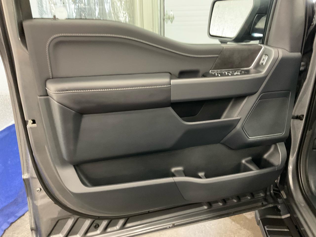 2025 Ford F-150 XLT Photo5