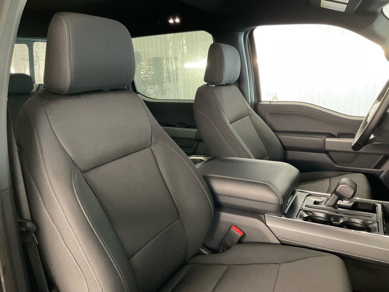 2025 Ford F-150 XLT Photo5