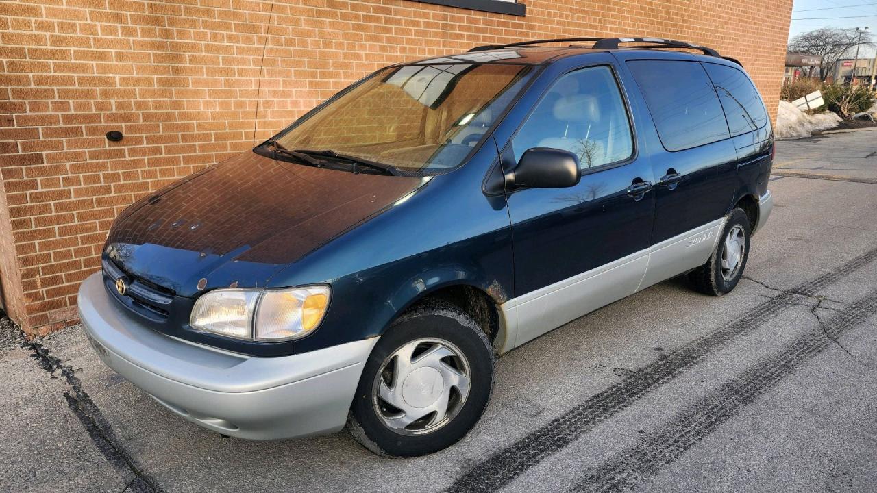 Used 1998 Toyota Sienna 4dr XLE for sale in Oakville, ON