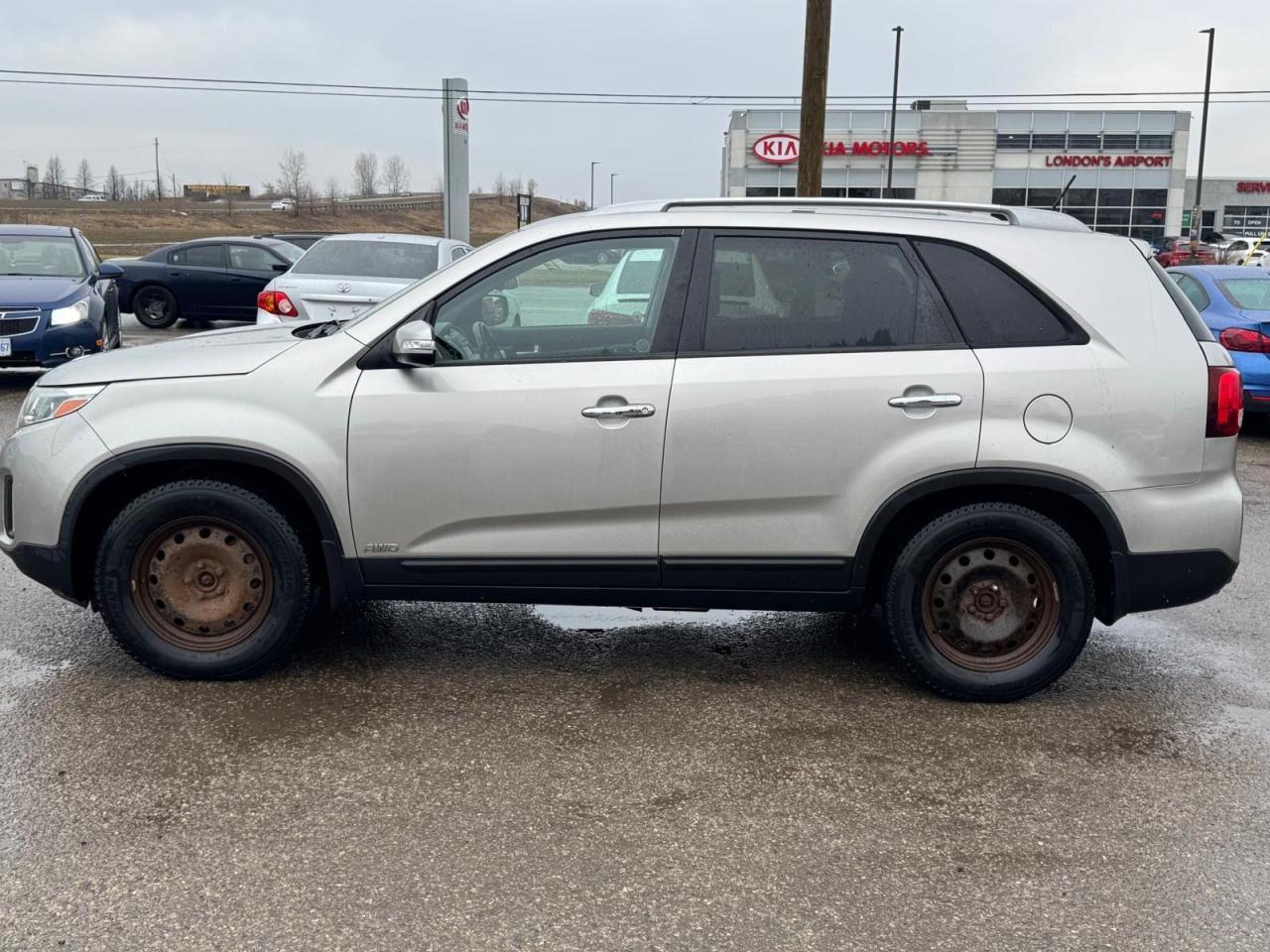 2015 Kia Sorento LX, AWD, V6, 2 SETS OF WHEELS, CERTIFIED - Photo #2