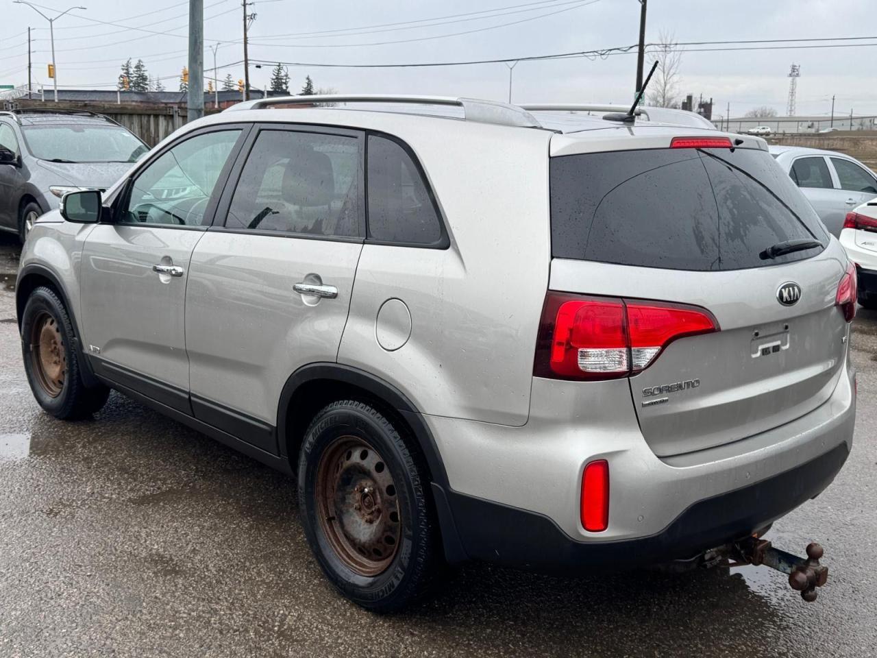 2015 Kia Sorento LX, AWD, V6, 2 SETS OF WHEELS, CERTIFIED - Photo #3