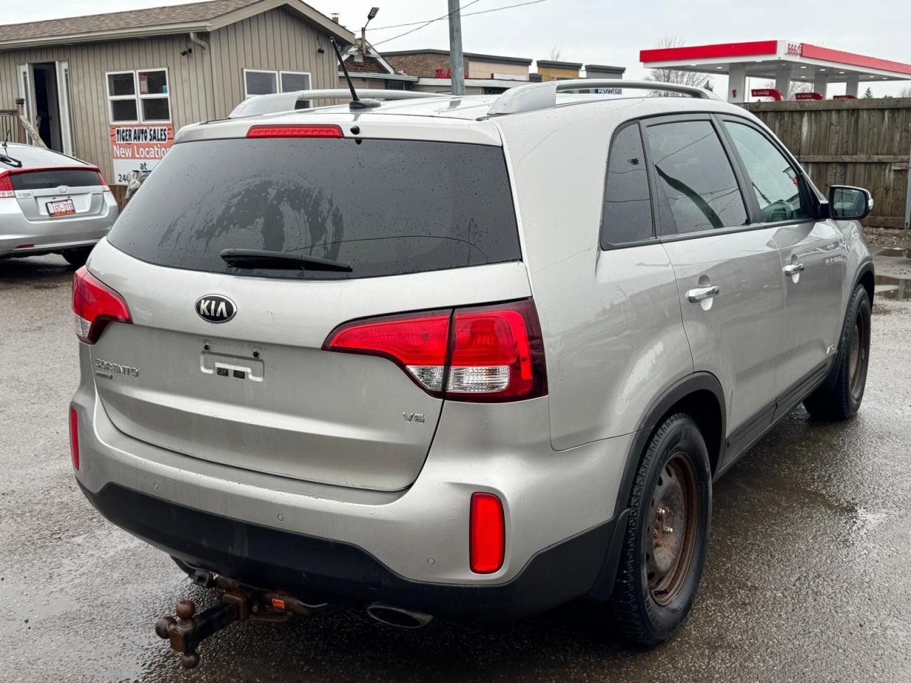 2015 Kia Sorento LX, AWD, V6, 2 SETS OF WHEELS, CERTIFIED - Photo #5