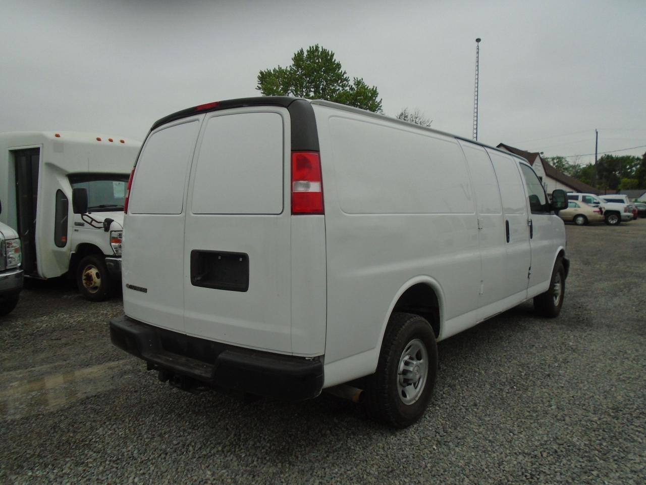 2018 Chevrolet Express 2500 Extended G2500 RWD 155 - Photo #4