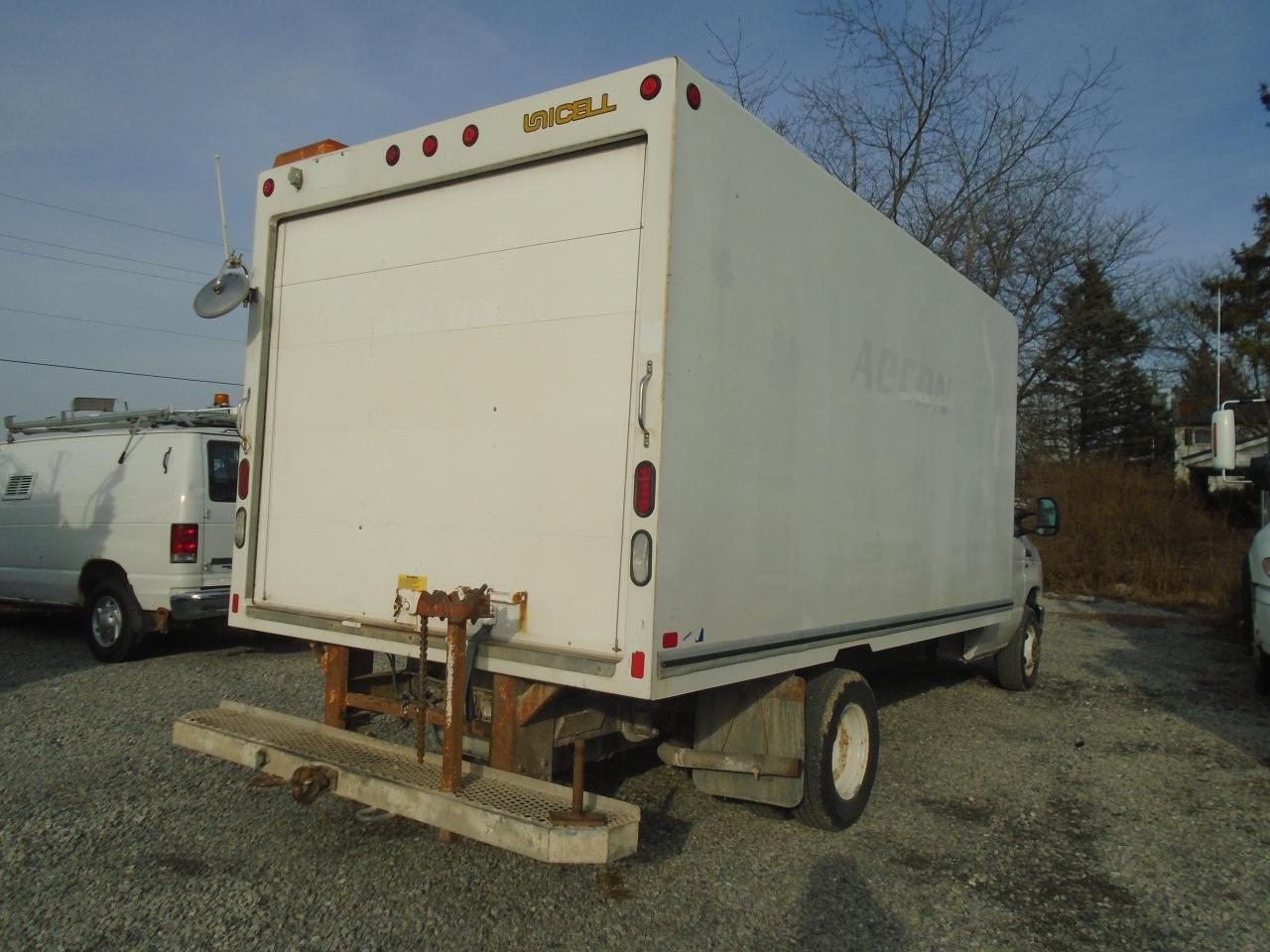 2018 Ford E-Series Cutaway E-450 DRW 176 WB - Photo #8
