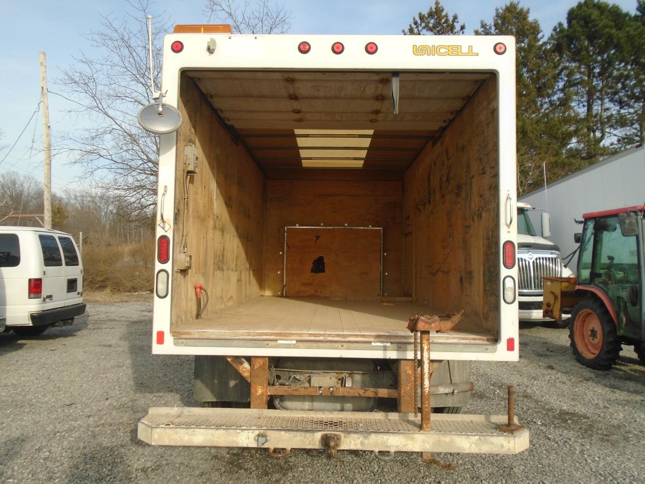 2018 Ford E-Series Cutaway E-450 DRW 176 WB - Photo #19