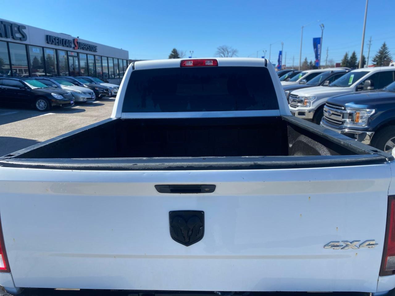 2015 RAM 1500 ST Crew Cab 4x4 ~5.7L HEMI Photo4