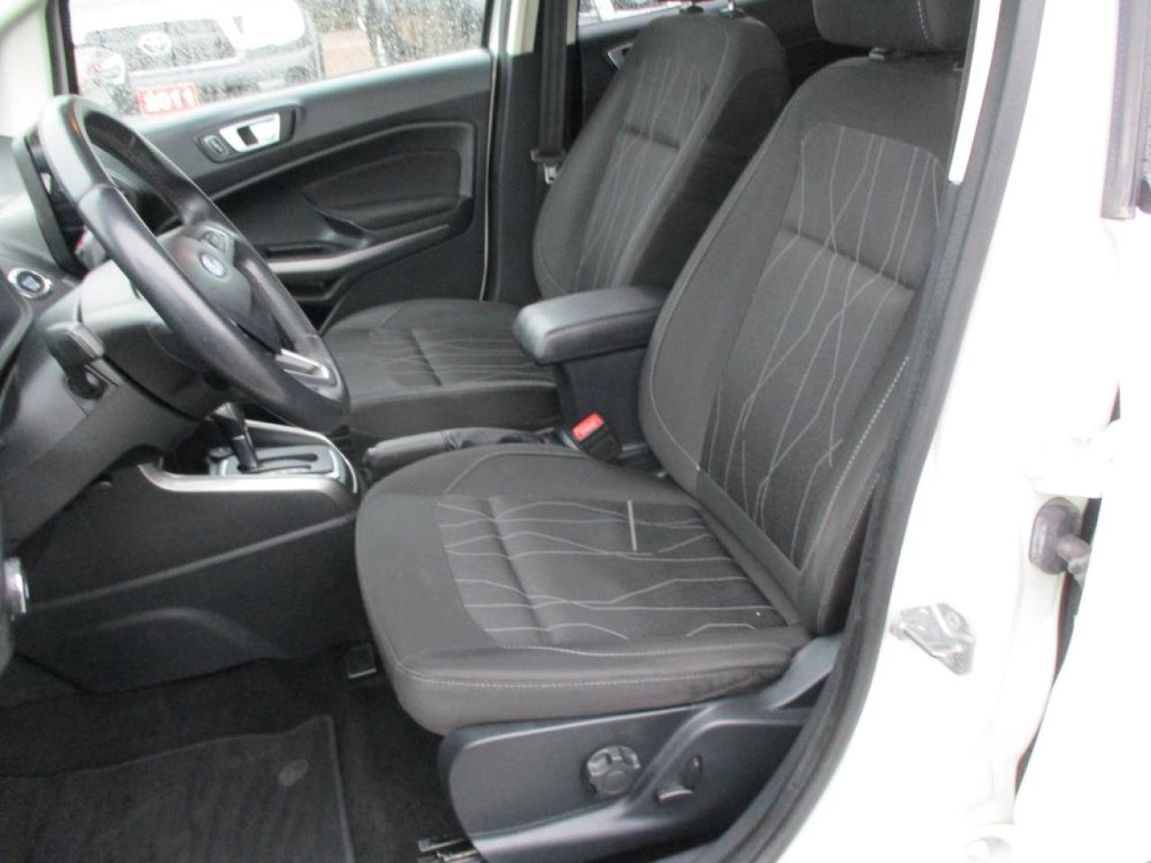 2018 Ford EcoSport SE AWD Photo11