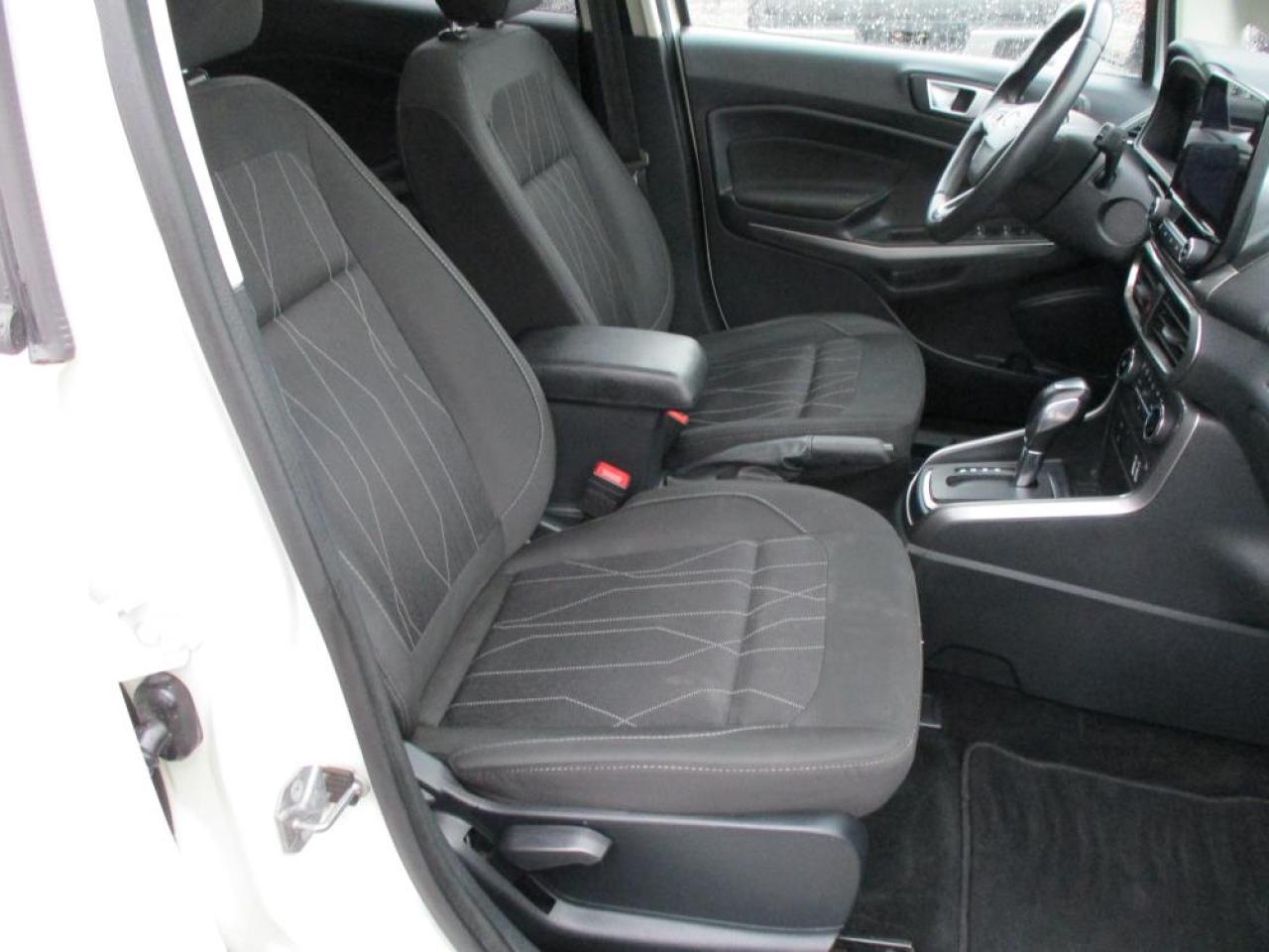 2018 Ford EcoSport SE AWD Photo12