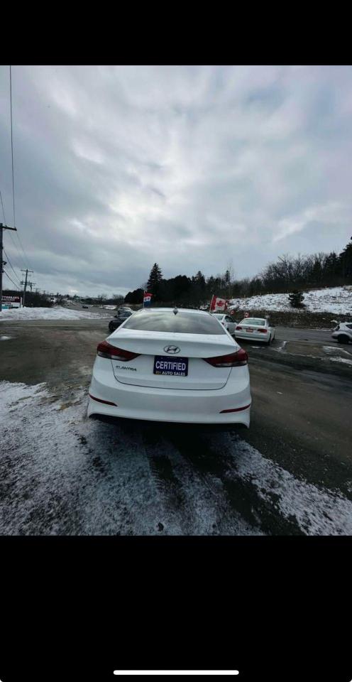 2018 Hyundai Elantra  - Photo #4