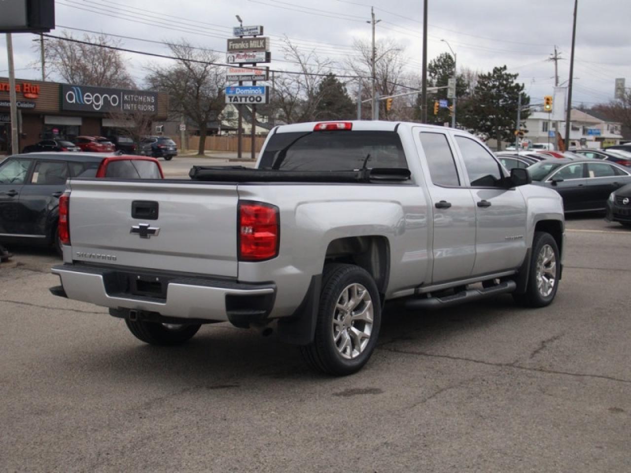 2017 Chevrolet Silverado 1500 Custom  **Z71 WHEELS - 2WD** Photo3
