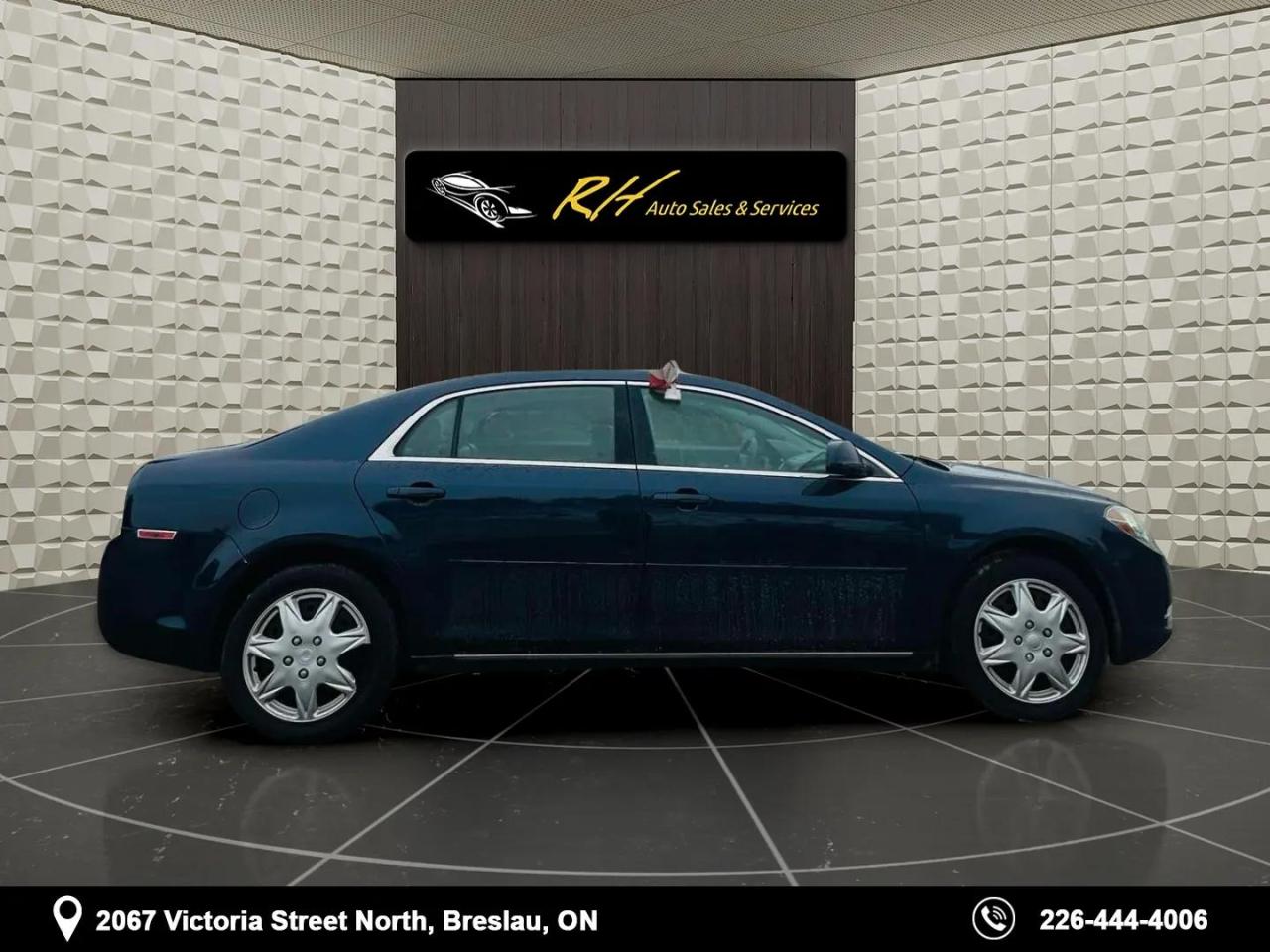 2010 Chevrolet Malibu  - Photo #2