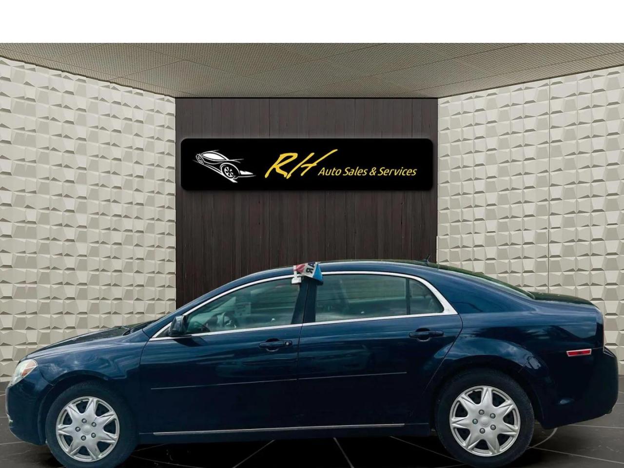 2010 Chevrolet Malibu  - Photo #6