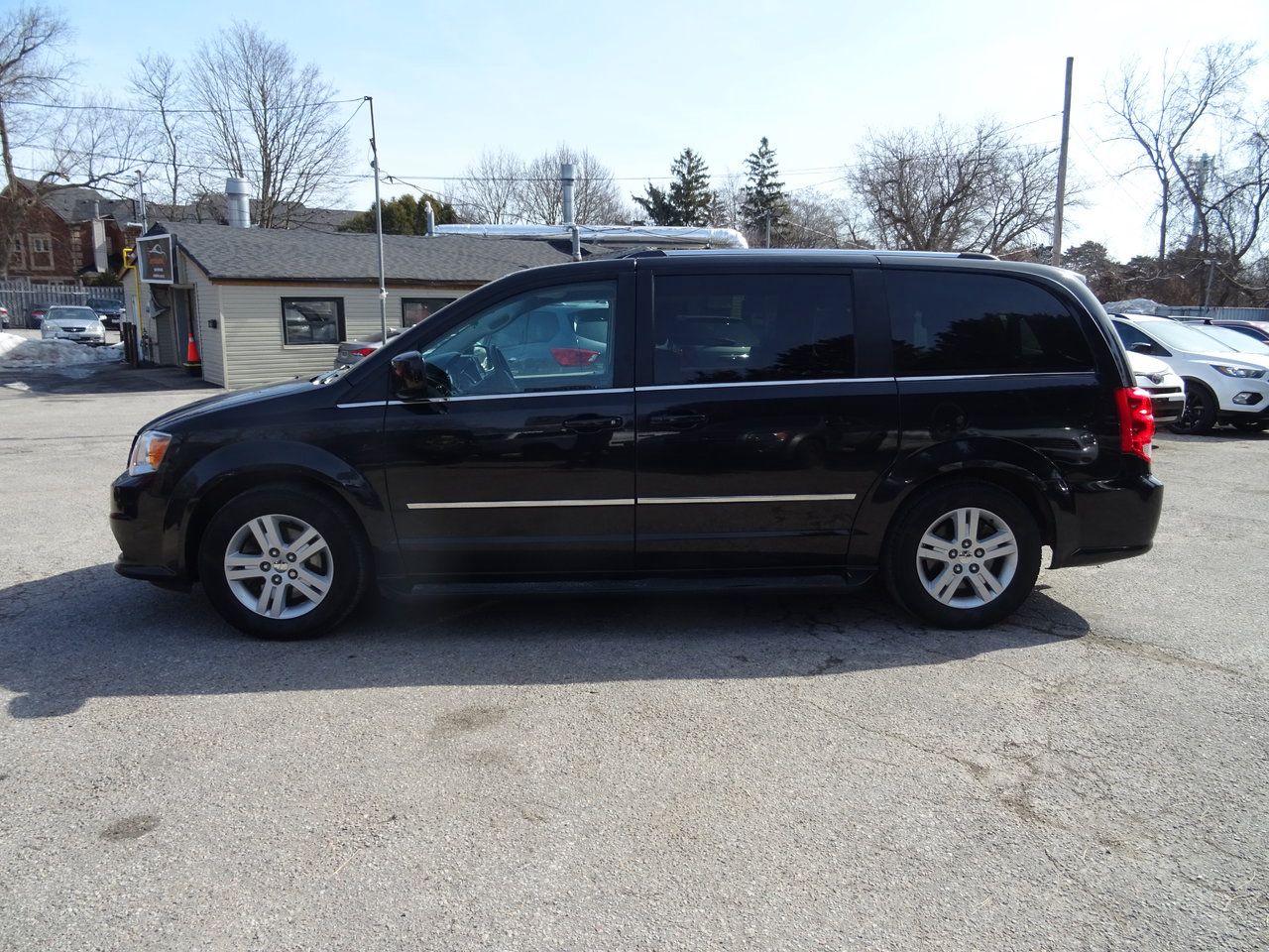 2016 Dodge Grand Caravan Crew - Photo #1
