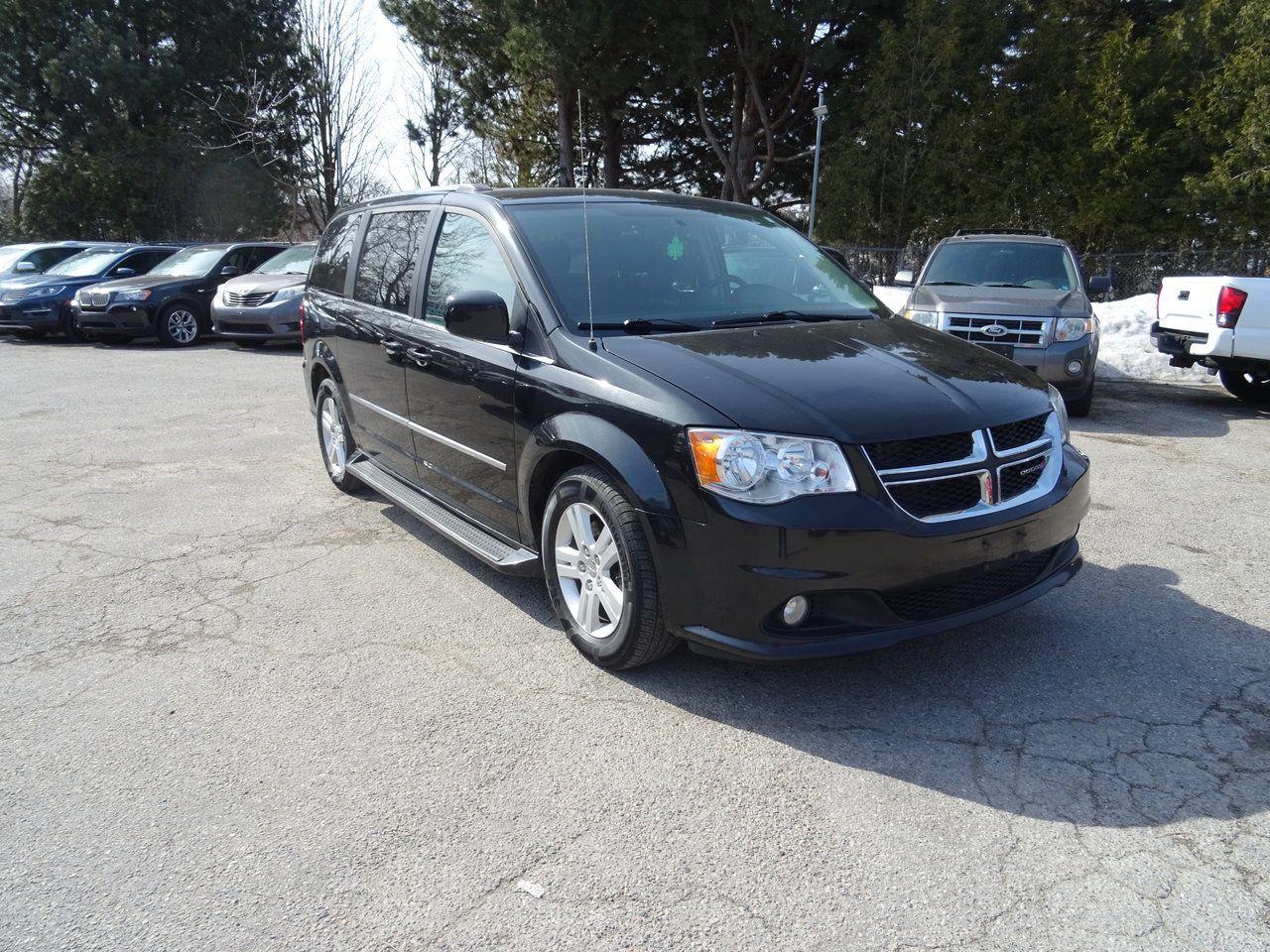 2016 Dodge Grand Caravan Crew - Photo #4