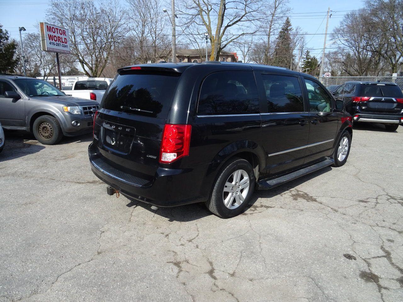 2016 Dodge Grand Caravan Crew - Photo #6