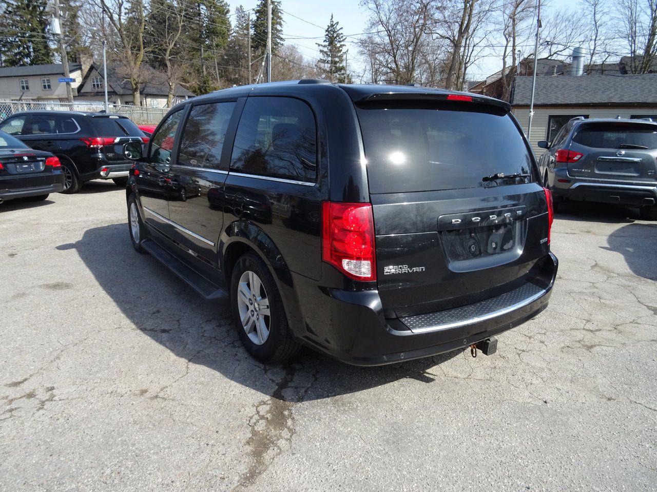 2016 Dodge Grand Caravan Crew - Photo #8