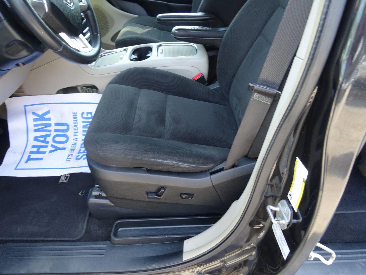 2016 Dodge Grand Caravan Crew - Photo #11