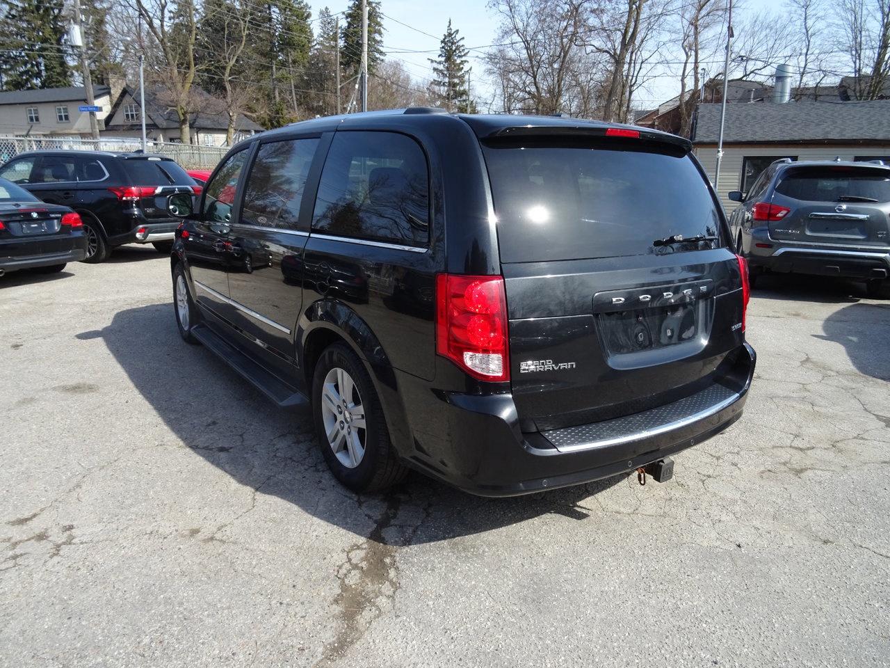 2016 Dodge Grand Caravan Crew - Photo #8