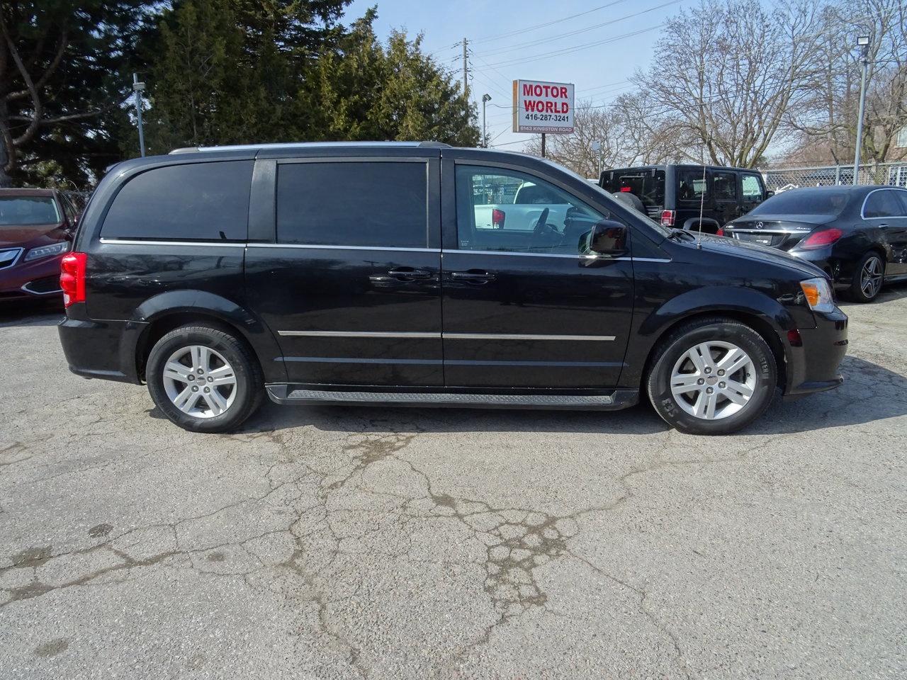 2016 Dodge Grand Caravan Crew - Photo #5