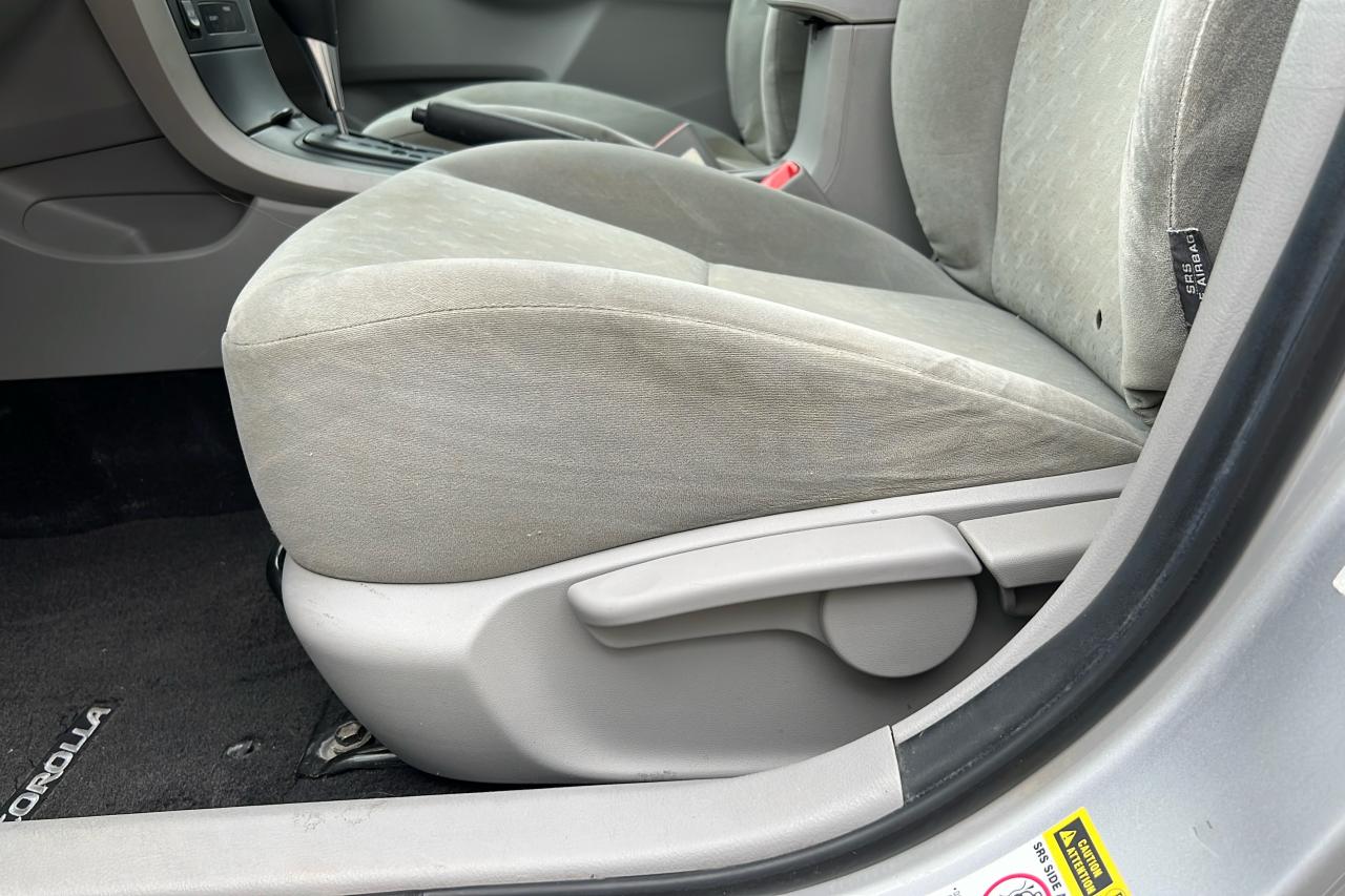 2010 Toyota Corolla /S/LE/XLE Base Photo