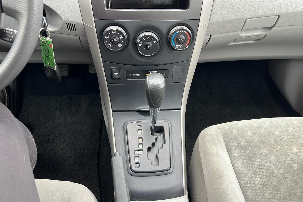 2010 Toyota Corolla /S/LE/XLE Base Photo