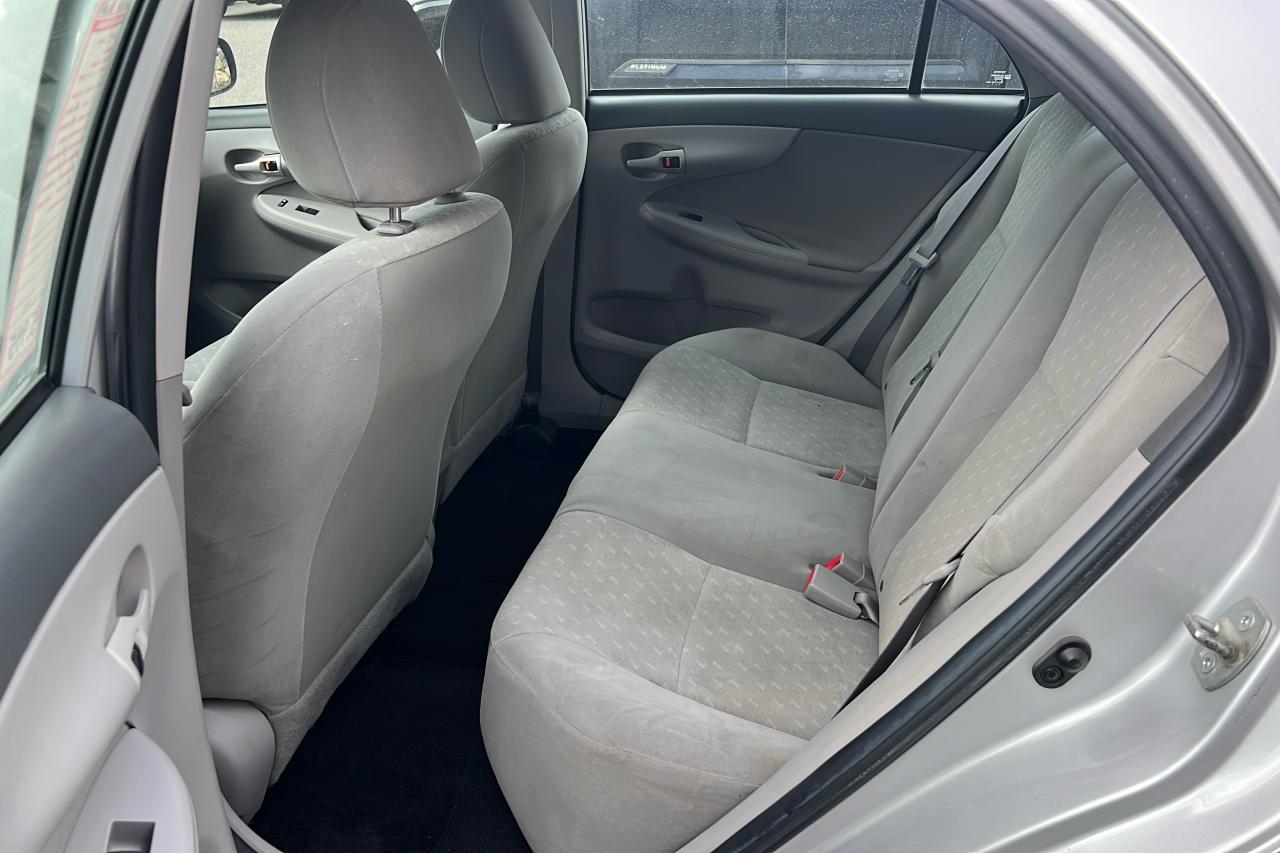 2010 Toyota Corolla /S/LE/XLE Base Photo